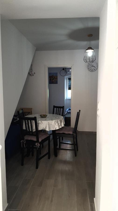 Sunset Apartment Vrbnik Bagian luar foto