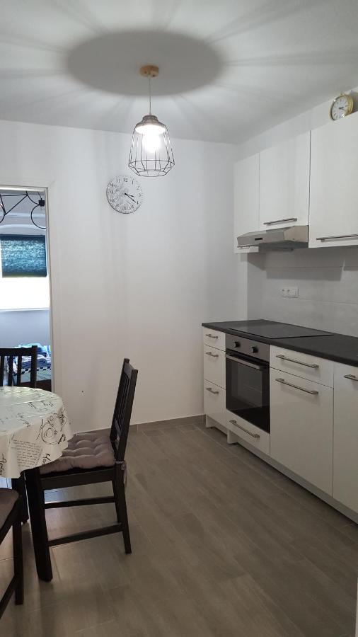 Sunset Apartment Vrbnik Bagian luar foto