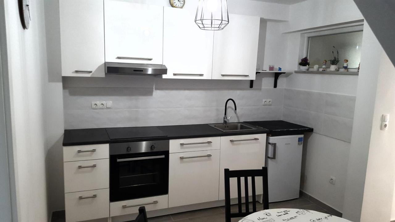 Sunset Apartment Vrbnik Bagian luar foto