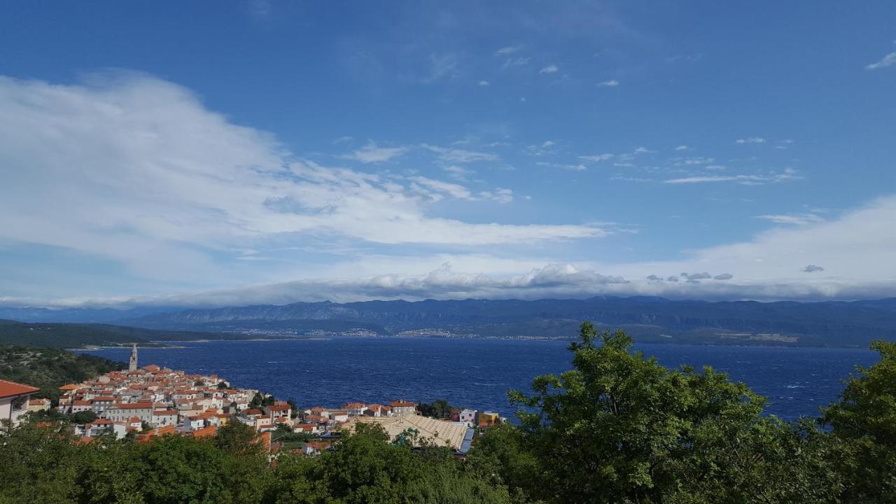 Sunset Apartment Vrbnik Bagian luar foto